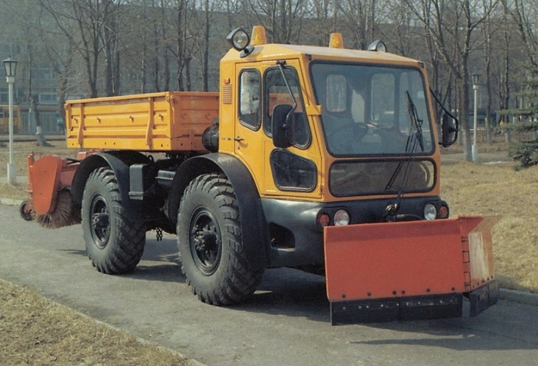 ГАЗ-8017 (790)